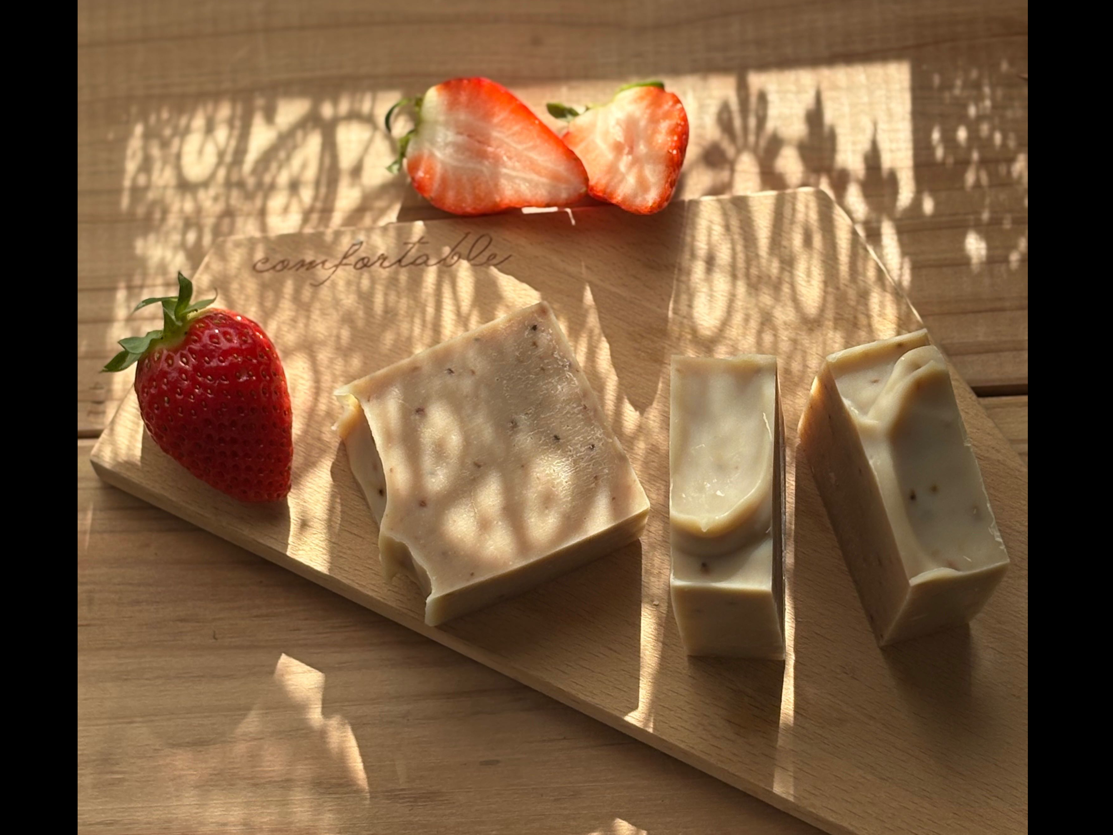 苺とココアバターの石けん&苺のローション