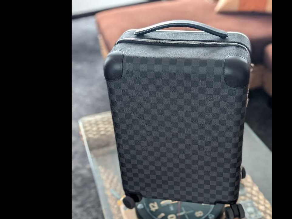 LOUIS VUITTONスーツケース　 モノグラム　ホライゾン55  ４日間※貸出返却日含む