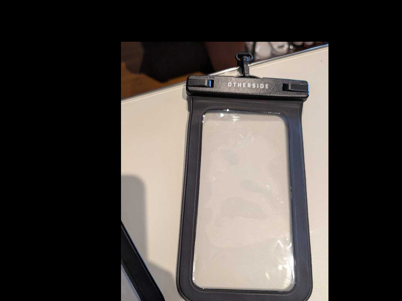 防水スマホ入れ　お札も入りますよ♪　１日